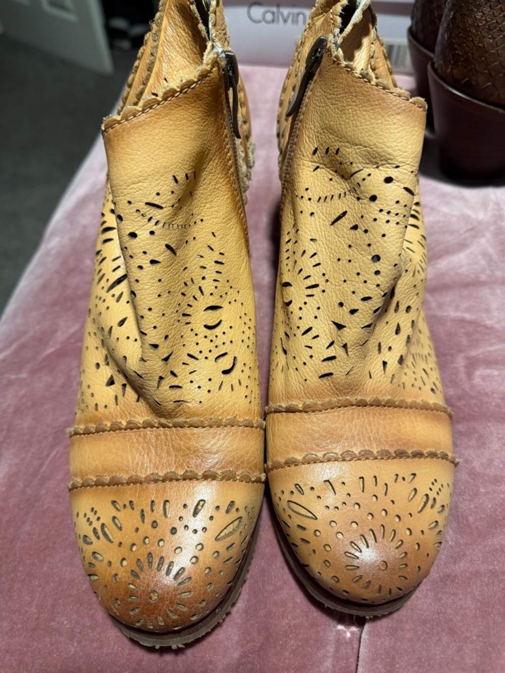 L'Artiste Women’s Tan Leather Ankle Boots